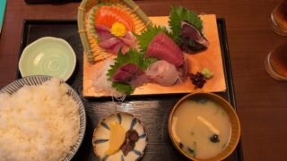 刺身定食。美味い定食品切れ、開店と同時に（笑）