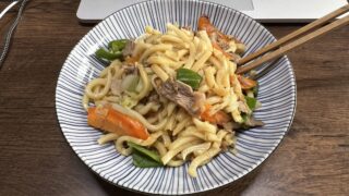 昼は焼きうどん