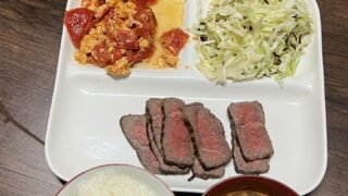 ローストビーフと卵とおかひじき