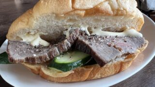 ビーフパン、朝ごぱん。