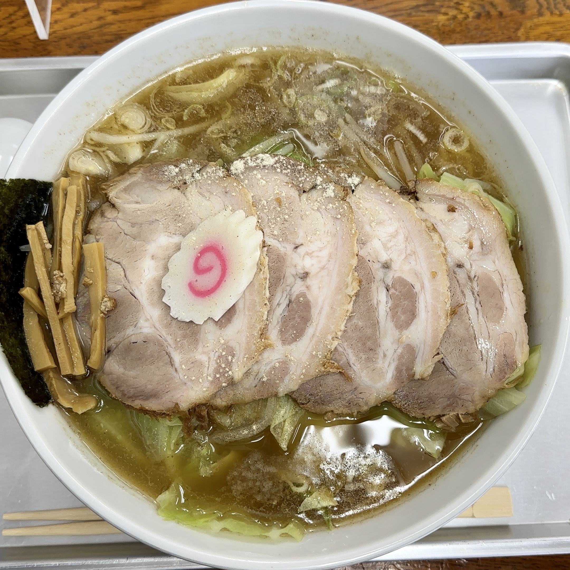 定番、チャーシュー中華麺