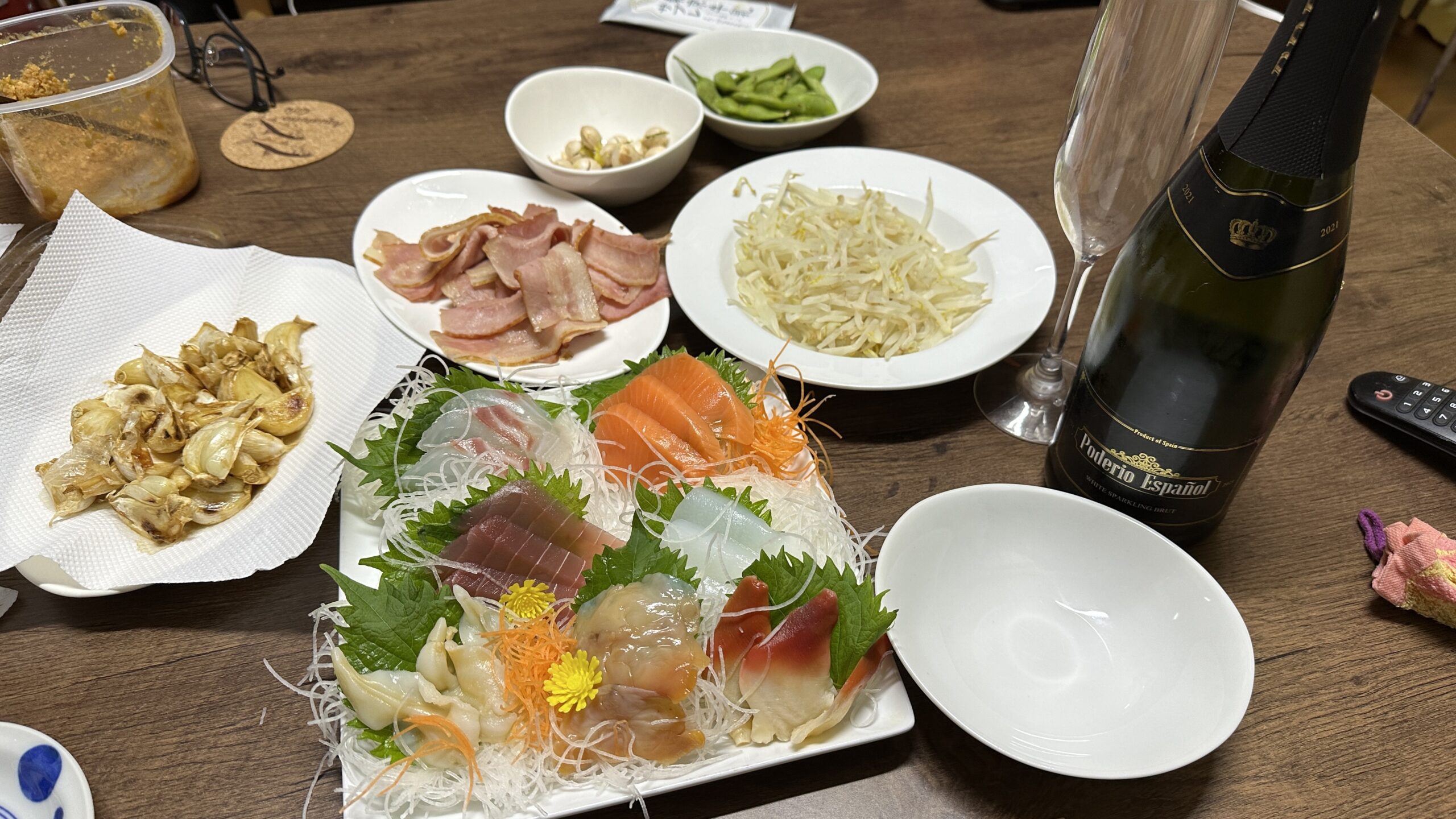 刺身盛り合わせ食いながらの、飲み。