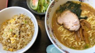 ポパイにて、チャーハン、ラーメン、ニラレバー